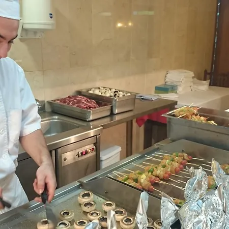 R2 Veronica מלון