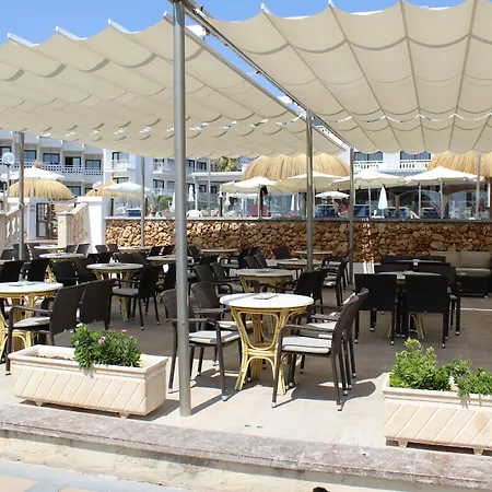 R2 Veronica מלון