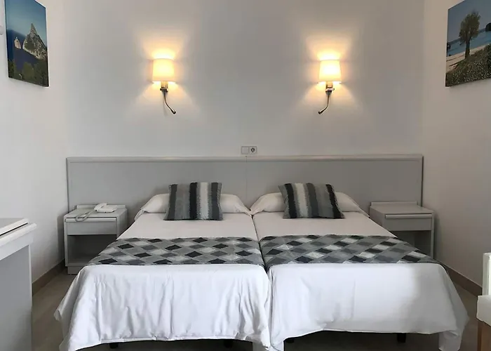 R2 Veronica Hotel 3*