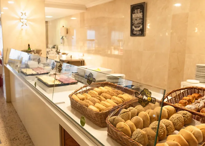 R2 Veronica Hotel 3*