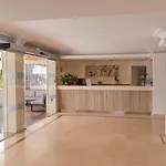 R2 Veronica Hotel