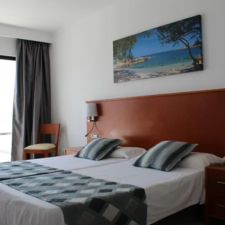 R2 Veronica Hotel