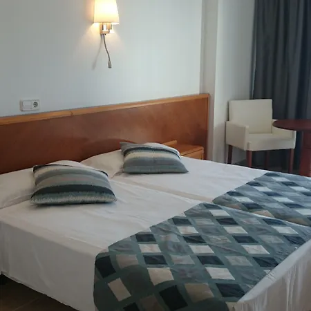 R2 Veronica Hotel