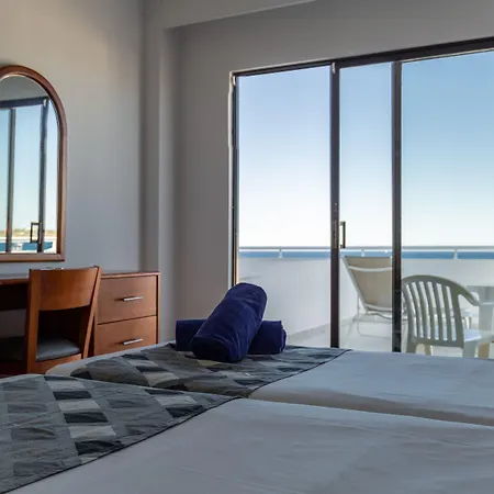 R2 Veronica Hotel 3*