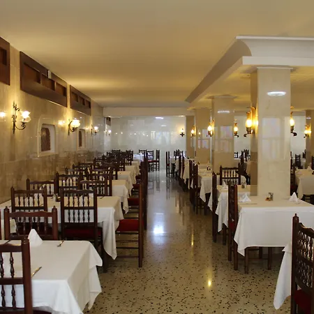 R2 Veronica Hotel 3*