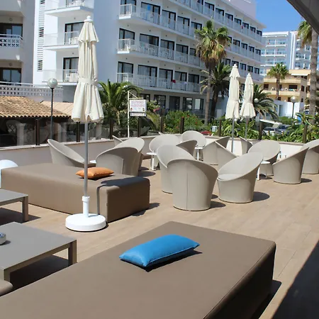 R2 Veronica Hotel 3*