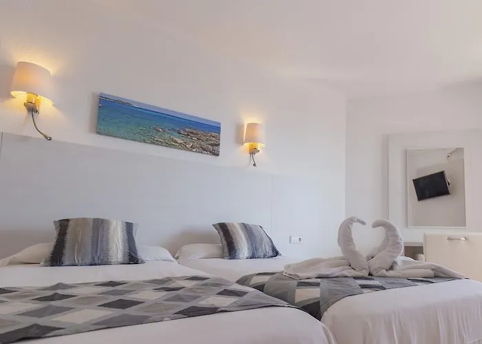 R2 Veronica Hotel 3*