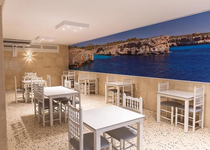 R2 Veronica Hotel 3*