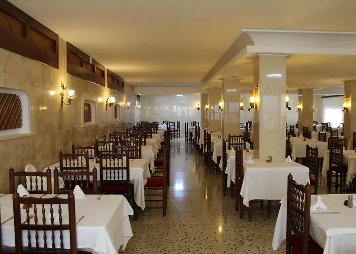 R2 Veronica Hotel 3*